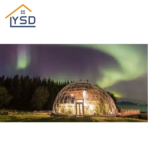 Glass House That Can Be Close To Nature